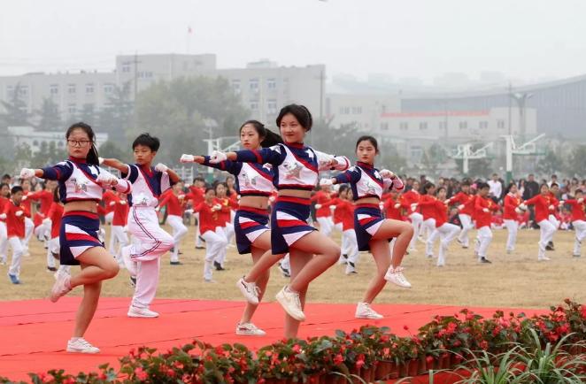 万圣节，起源与庆祝，万圣节，各国习俗比较，万圣节，如何度过这个鬼节日，万圣节，各国传统活动，万圣节，节日意义与影响