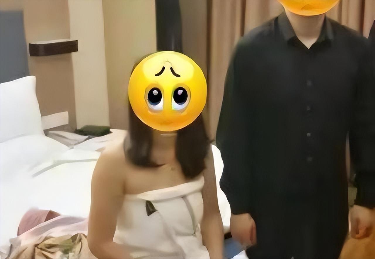 刷视频竟发现妻子正和别人结婚！