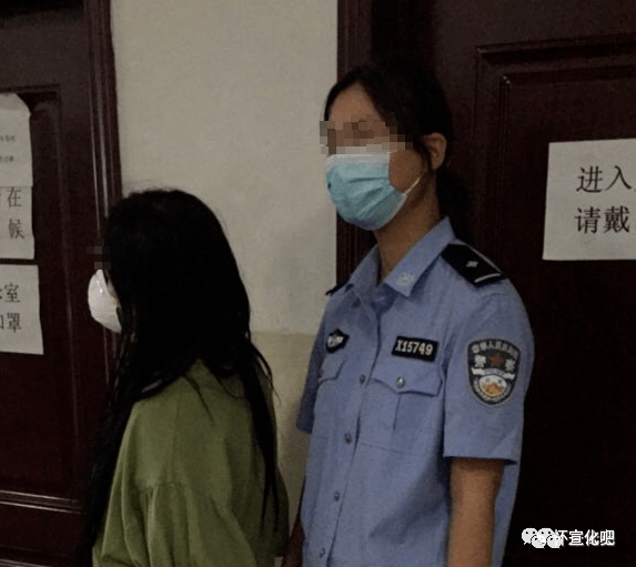 警方曝光赌博危害，两名女子被捉现行