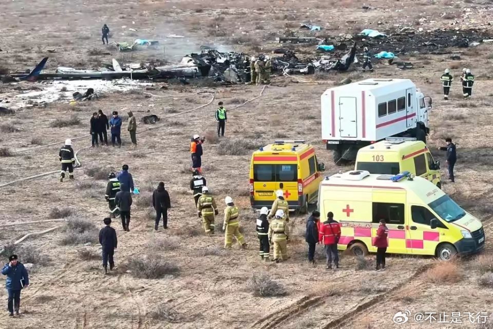 阿塞拜疆航空坠毁客机机舱内画面