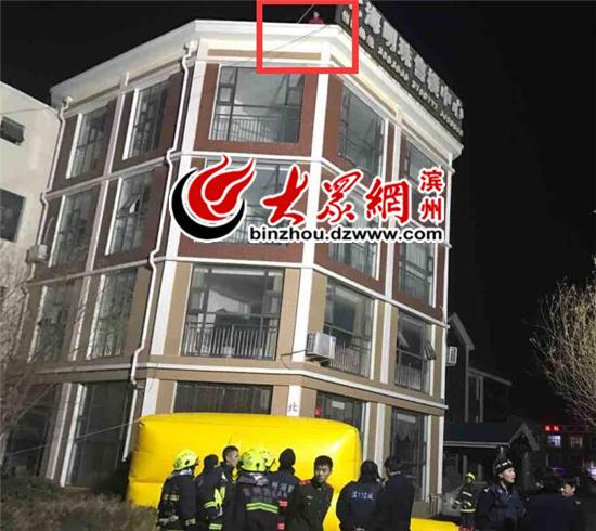 售楼部回应7岁小孩坠楼身亡